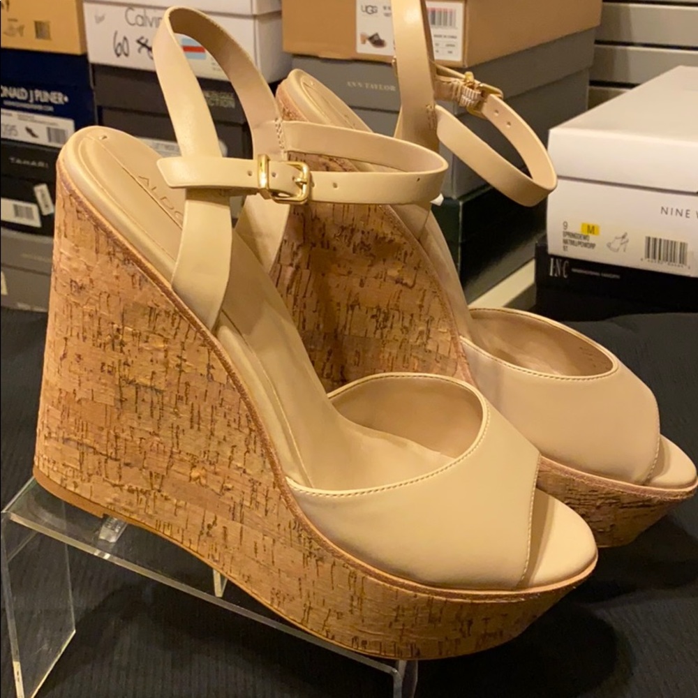 Ladies shoes